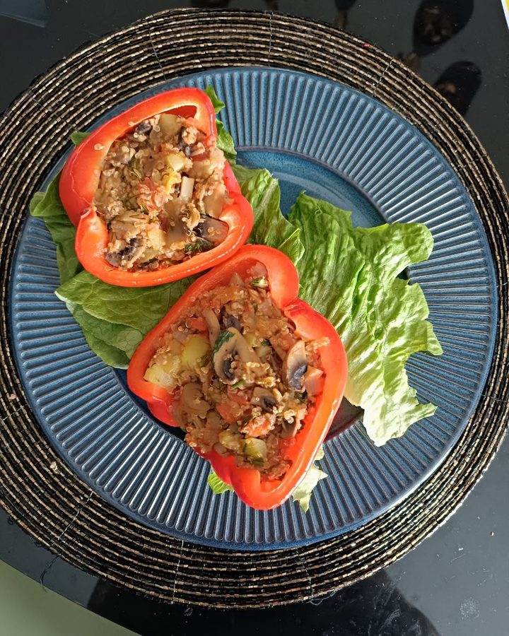 Перцы, фаршированные овощами